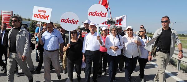 CHP Genel Başkanı Kemal Kılıçdaroğlu-Adalet Yürüyüşü - Sputnik Türkiye