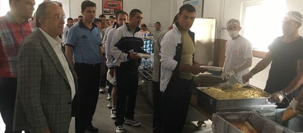 Manisa'da askerlerin zehirlenmesi - Sputnik Türkiye