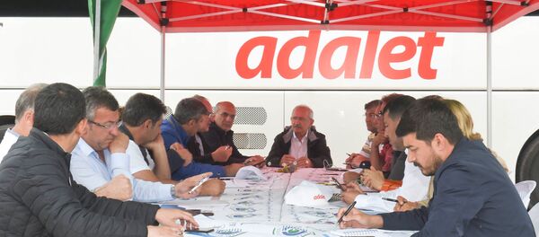 CHP'nin MYK toplantısı da 'Adalet Yürüyüşü'nde yapıldı - Sputnik Türkiye