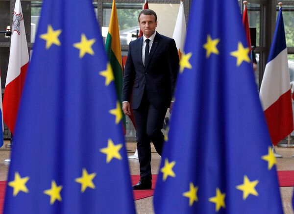 Fransa Cumhurbaşkanı Macron, ilk kez AB Liderler Zirvesi'nde - Sputnik Türkiye