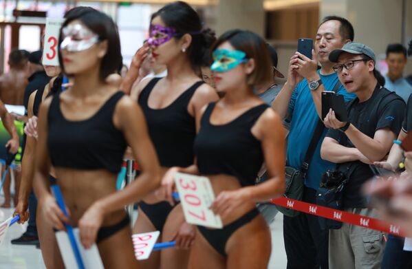 Çin'de en güzel kalçalı kadın yarışması - Sputnik Türkiye