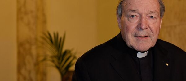 Katolik Kilisesi'nin en üst en üst düzey üçüncü ismi olan Vatikan Hazinedarı Avustralyalı Kardinal George Pell Katolik Kilisesi'nin en üst en üst düzey üçüncü ismi olan Vatikan Hazinedarı Avustralyalı Kardinal George Pell - Sputnik Türkiye