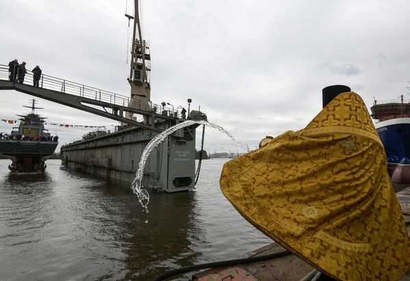 St. Petersburg’da Gremyaşiy korveti suya indirildi - Sputnik Türkiye