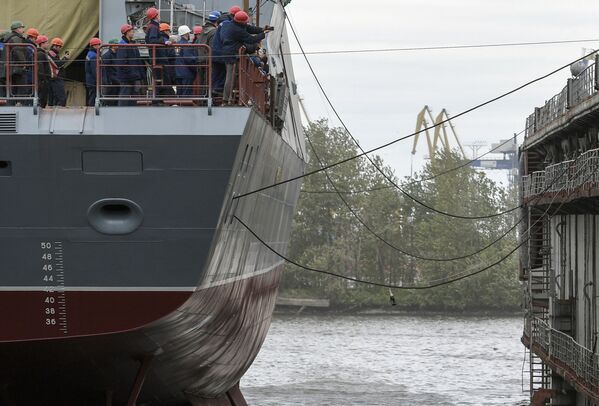 St. Petersburg’da Gremyaşiy korveti suya indirildi - Sputnik Türkiye