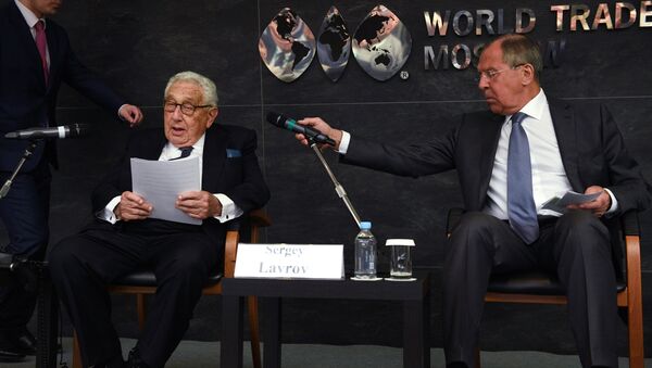 Lavrov ve Kissinger - Sputnik Türkiye