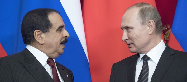 Vladimir Putin - Hamad Bin İsa el Halife - Sputnik Türkiye