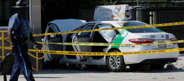 Boston'da bir araç kalabalığa daldı - Sputnik Türkiye