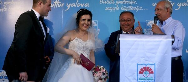 CHP Genel Başkanı Kemal Kılıçdaroğlu nikah şahidi oldu - Sputnik Türkiye