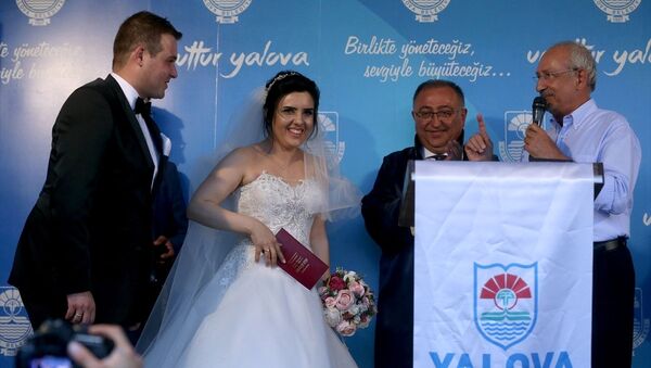 CHP Genel Başkanı Kemal Kılıçdaroğlu nikah şahidi oldu - Sputnik Türkiye