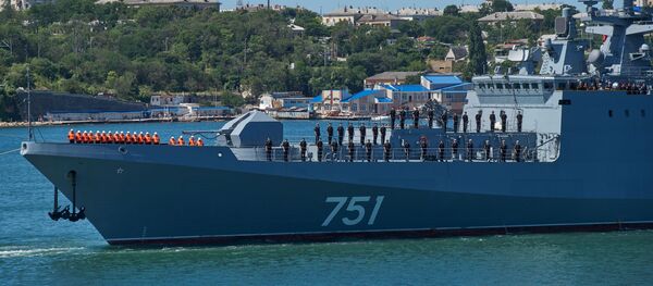 Rus Amiral Essen fırkateyni  için Sivastopol'de karşılama töreni - Sputnik Türkiye