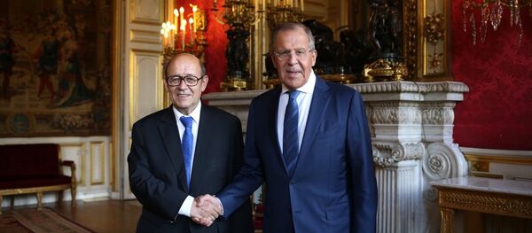 Rusya Dışişleri Bakanı Sergey Lavrov ile Fransız mevkidaşı Jean-Yves Le Drian - Sputnik Türkiye