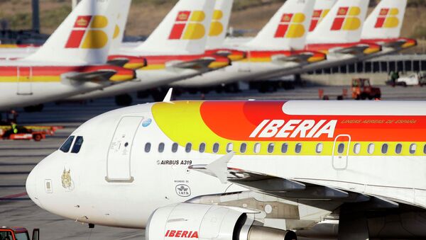 File - In this Nov. 12, 2009 file photo, Iberia planes are seen parked-up at Barajas airport in Madrid. - Sputnik Türkiye