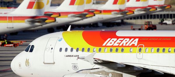 File - In this Nov. 12, 2009 file photo, Iberia planes are seen parked-up at Barajas airport in Madrid. File - In this Nov. 12, 2009 file photo, Iberia planes are seen parked-up at Barajas airport in Madrid. - Sputnik Türkiye