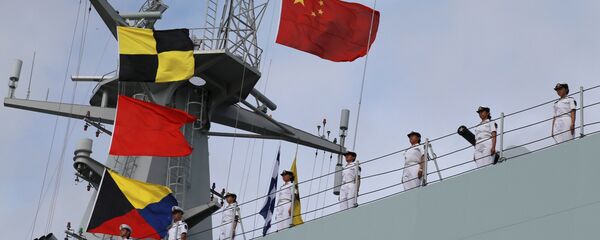 Çin ordu personelini taşıyan gemiler Çin'in bir denizaşırı ülkede kuracağı ilk askeri üs için Zhanjiang kentinden Cibuti'ye doğru yola çıktı. Afrika Boynuzu'nda Etiyopya, Eritre ve Somali ile komşu olan Cibuti, Kızıldeniz'in güney girişinde stratejik bir konumda yer alıyor. - Sputnik Türkiye