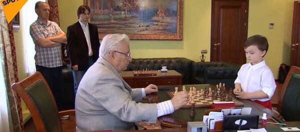 4 yaşındaki Rus çocuk satranç devine karşı 4 yaşındaki Rus çocuk satranç devine karşı - Sputnik Türkiye