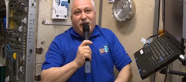 Maşa ile Koca Ayı’nın yeni bölümü ilk kez uzayda gösterildi - VİDEO Maşa ile Koca Ayı’nın yeni bölümü ilk kez uzayda gösterildi - VİDEO - Sputnik Türkiye