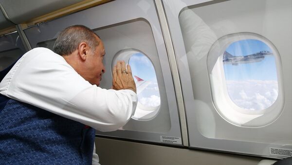 Cumhurbaşkanı Recep Tayyip Erdoğan 15 Temmuz etkinliklerine katılmak üzere İstanbul'a geliyor. - Sputnik Türkiye