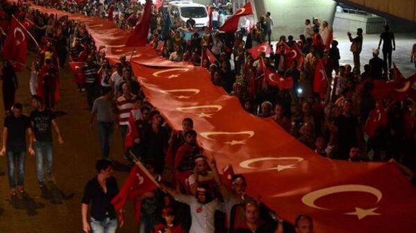 Ankara Ulus'taki 'Milli Birlik Yürüyüşü'nde 3 kilometre uzunluğunda bayrak taşındı - Sputnik Türkiye