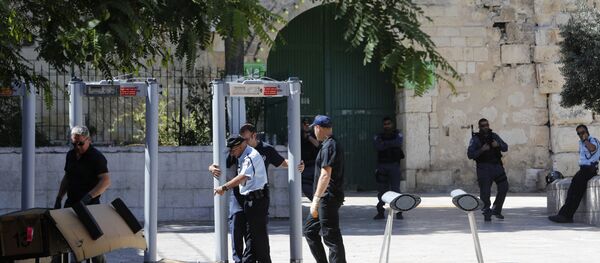 Mescid-i Aksa'nın girişine metal dedektörler kuruldu - Sputnik Türkiye