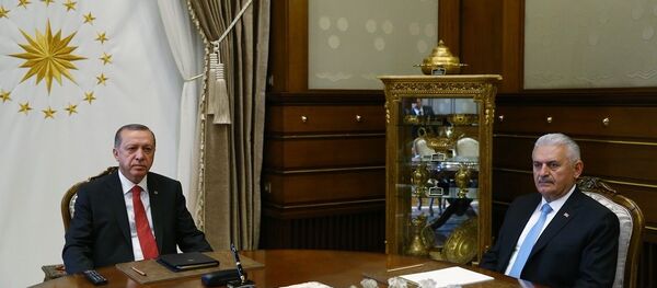 Cumhurbaşkanı Recep Tayyip Erdoğan ile Başbakan Binali Yıldırım - Sputnik Türkiye