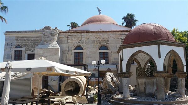 Deprem'de Kos adasındaki Deftardar Camii'nin de minaresi yıkıldı - Sputnik Türkiye