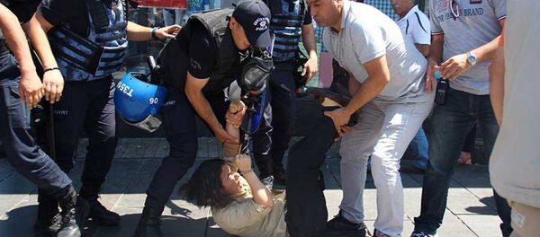Nuriye Gülmen ve Semih Özakça eyleminde polis müdahalesi - Sputnik Türkiye