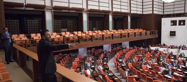 CHP'lilerden TBMM'de protesto - Sputnik Türkiye