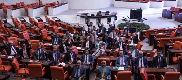 CHP'nin TBMM Genel Kurulu'nu terk etmeme eylemi - Sputnik Türkiye