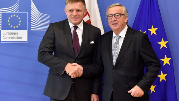 AB Komisyonu Başkanı Jean Claude Juncker- Slovakya Başbakanı Robert Fico - Sputnik Türkiye
