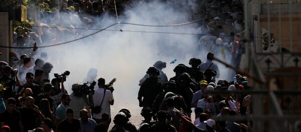 İsrail polisi ses bombasıyla müdahale etti. - Sputnik Türkiye