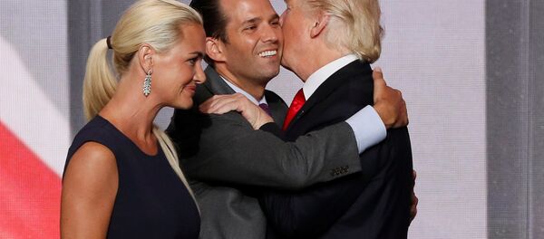 ABD Başkanı Donald Trump ile oğlu Donald Trump Jr. - Sputnik Türkiye