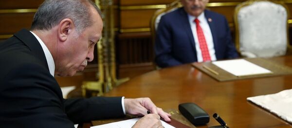 Cumhurbaşkanı Recep Tayyip Erdoğan, YAŞ kararını imzaladı - Sputnik Türkiye