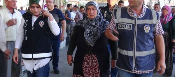 Pazarda sebze satarken FETÖ'den gözaltına alınan Gülen D. - Sputnik Türkiye