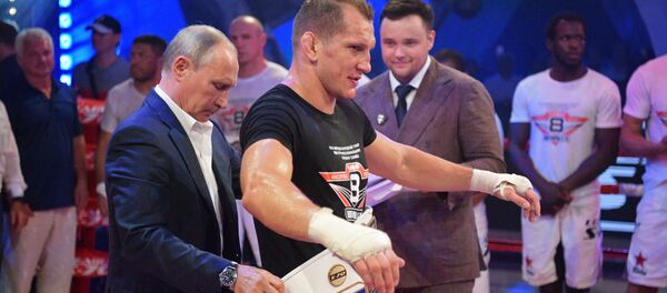 Putin Soçi'deki sambo turnuvasında - Sputnik Türkiye