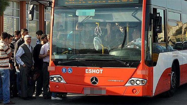İzmir'de bir otobüs - Sputnik Türkiye