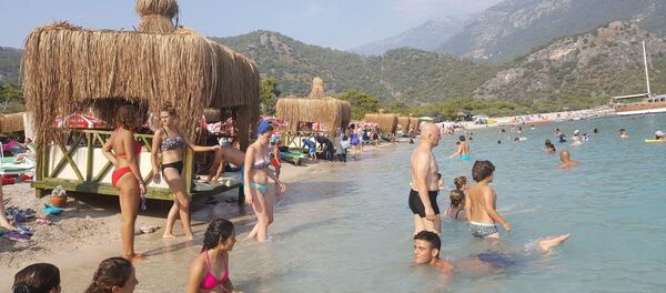 Kumburnu plajına konulan özel localar - Sputnik Türkiye