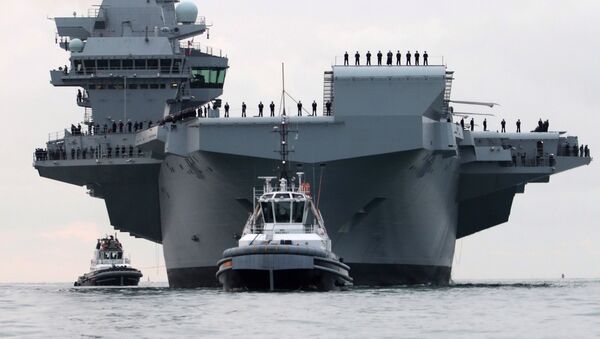 İngiltere'nin yeni uçak gemisi Portsmouth'taki üsse ulaştı - Sputnik Türkiye
