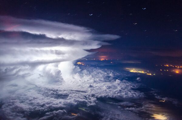 Bir pilotun gözünden 11277 metre irtifadan fırtına fotoğrafları - Sputnik Türkiye