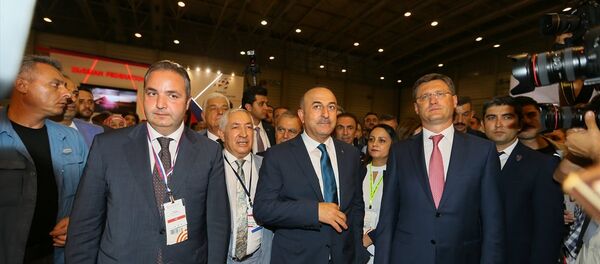 Dışişleri Bakanı Mevlüt Çavuşoğlu, Bilim, Sanayi ve Teknoloji Bakanı Faruk Özlü ve Rusya Federasyonu Enerji Bakanı Aleksandr Novak - Sputnik Türkiye
