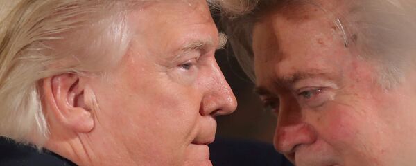 Donald Trump-Steve Bannon - Sputnik Türkiye
