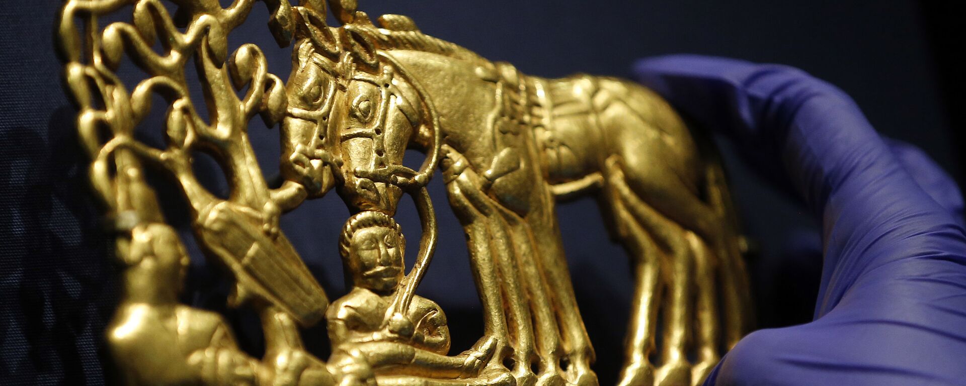 Экспонаты коллекции Эрмитажа на выставке Скифы: воины древней Сибири в Британском музее, Лондон - Sputnik Türkiye, 1920, 01.08.2025