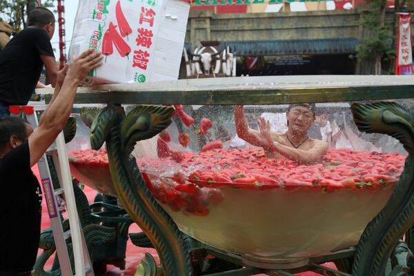 Çin'in Hunan eyaletinde acı biber yeme yarışması. - Sputnik Türkiye