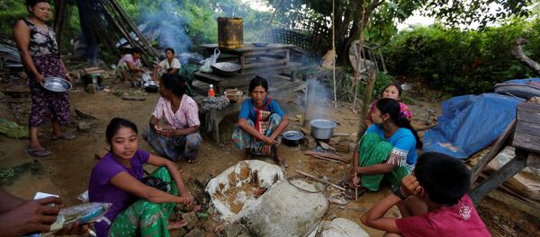 Myanmar'dan kaçan Arakanlı Müslümanlar, geri gönderilme tehlikesiyle karşı karşıya - Sputnik Türkiye