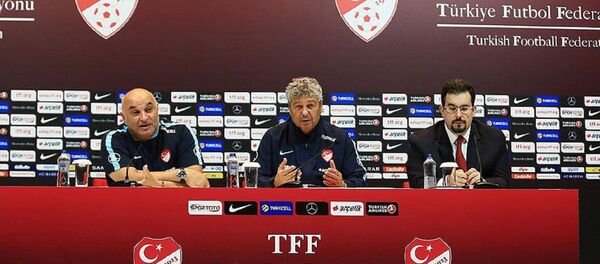 A Milli Futbol Takımı'nın teknik direktörü Mircea Lucescu - Sputnik Türkiye