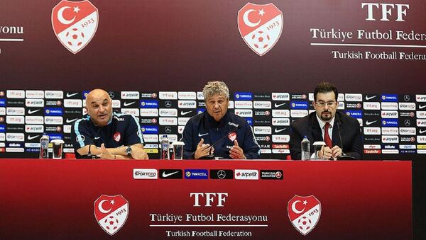 A Milli Futbol Takımı'nın teknik direktörü Mircea Lucescu - Sputnik Türkiye