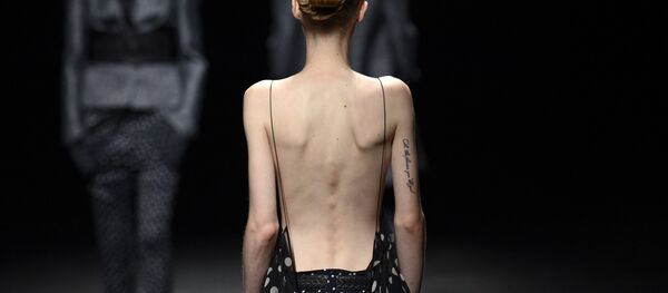 Fransız moda devlerinden aşırı zayıf modellere yasak - Sputnik Türkiye