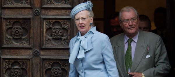 Danish royals Queen Margrethe II, left, and Prince Henrik leave after visiting St. Mark church in Zagreb, Croatia, Tuesday, Oct. 21, 2014 - Sputnik Türkiye