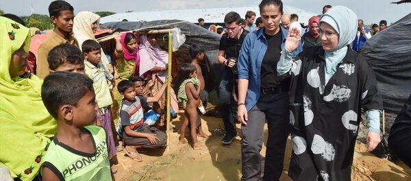 Emine Erdoğan, Bangladeş'te Arakanlı sığınmacıları ziyaret etti - Sputnik Türkiye