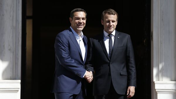 Yunanistan Başbakanı Aleksis Çipras ve Fransa Cumhurbaşkanı Emmanuel Macron - Sputnik Türkiye