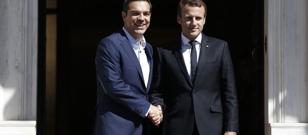 Yunanistan Başbakanı Aleksis Çipras ve Fransa Cumhurbaşkanı Emmanuel Macron Yunanistan Başbakanı Aleksis Çipras ve Fransa Cumhurbaşkanı Emmanuel Macron - Sputnik Türkiye